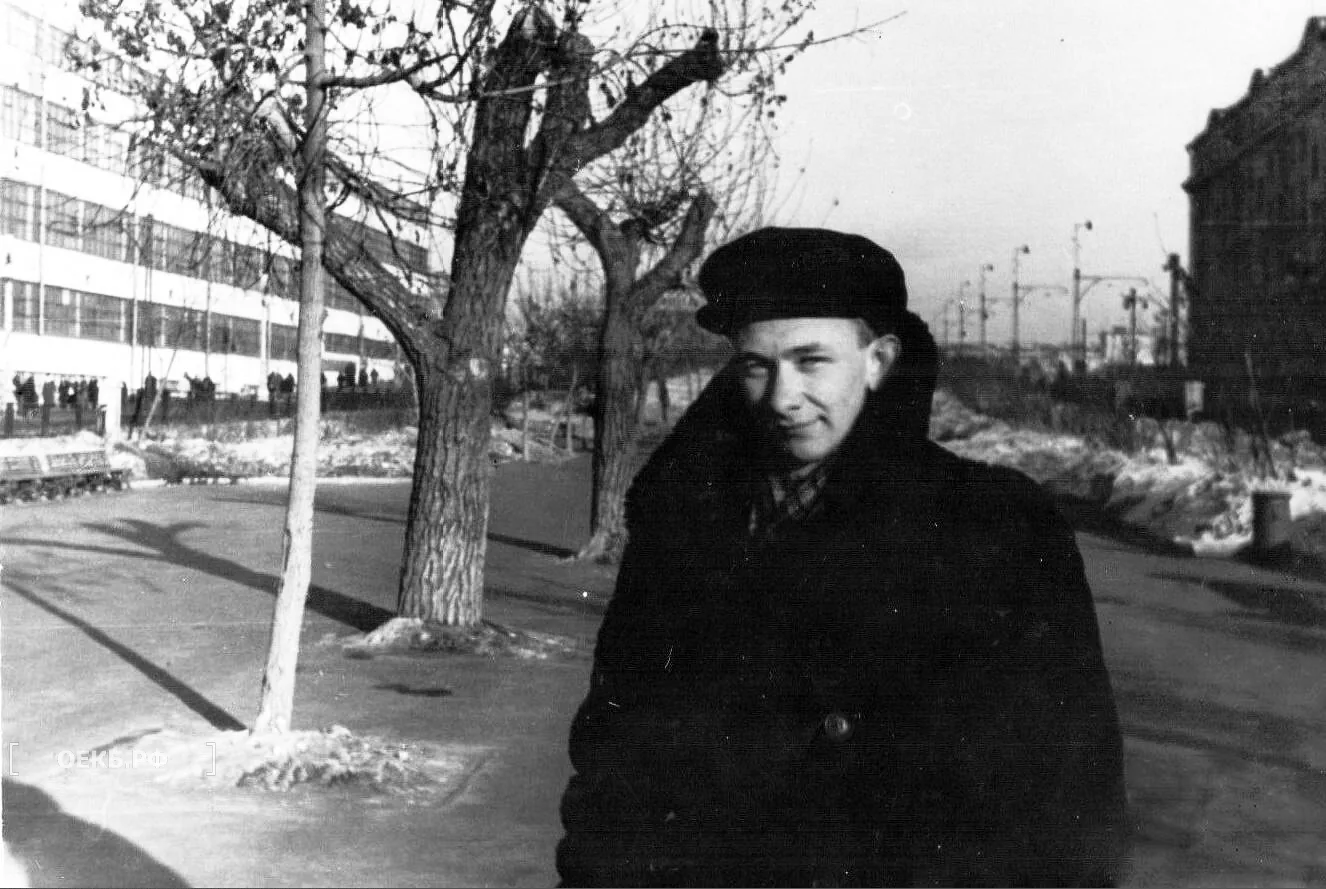 1951 - Владислав Занкович - На улице Ленина - ОЕКБ.РФ