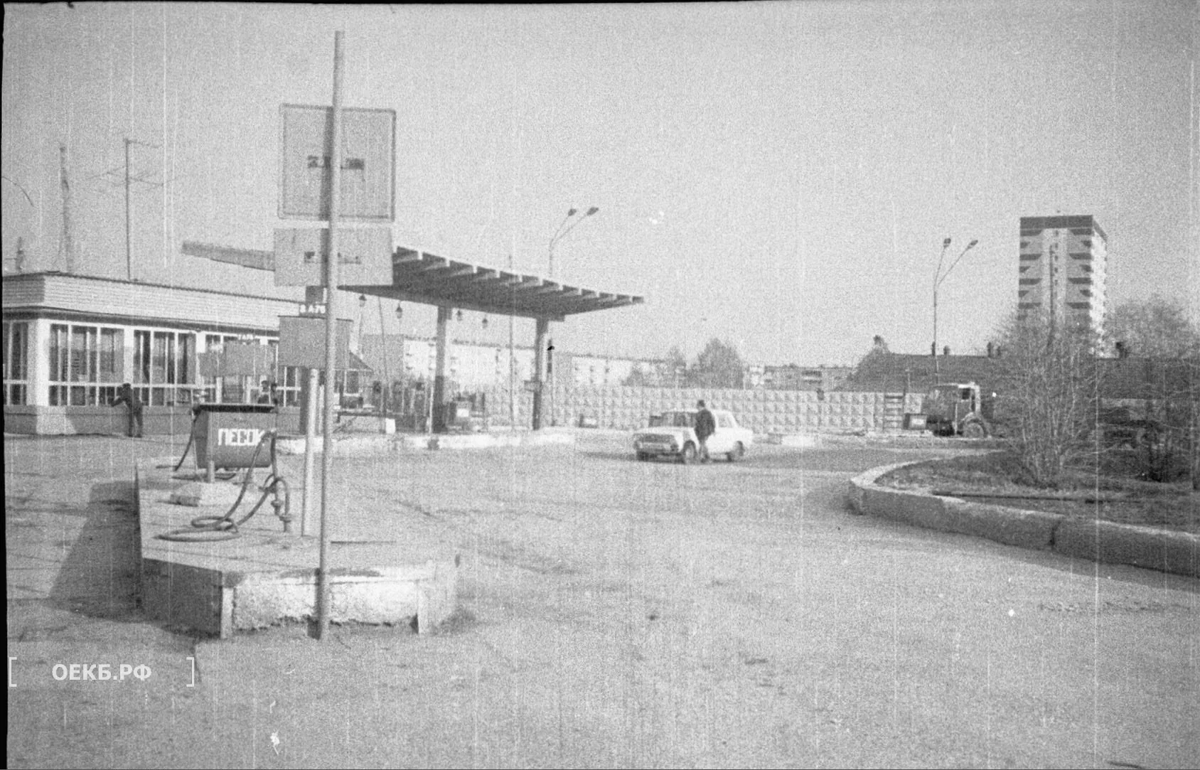 1987 - Владислав Занкович - Свердловск. Автозаправка на проспекте Космонавтов - ОЕКБ.РФ