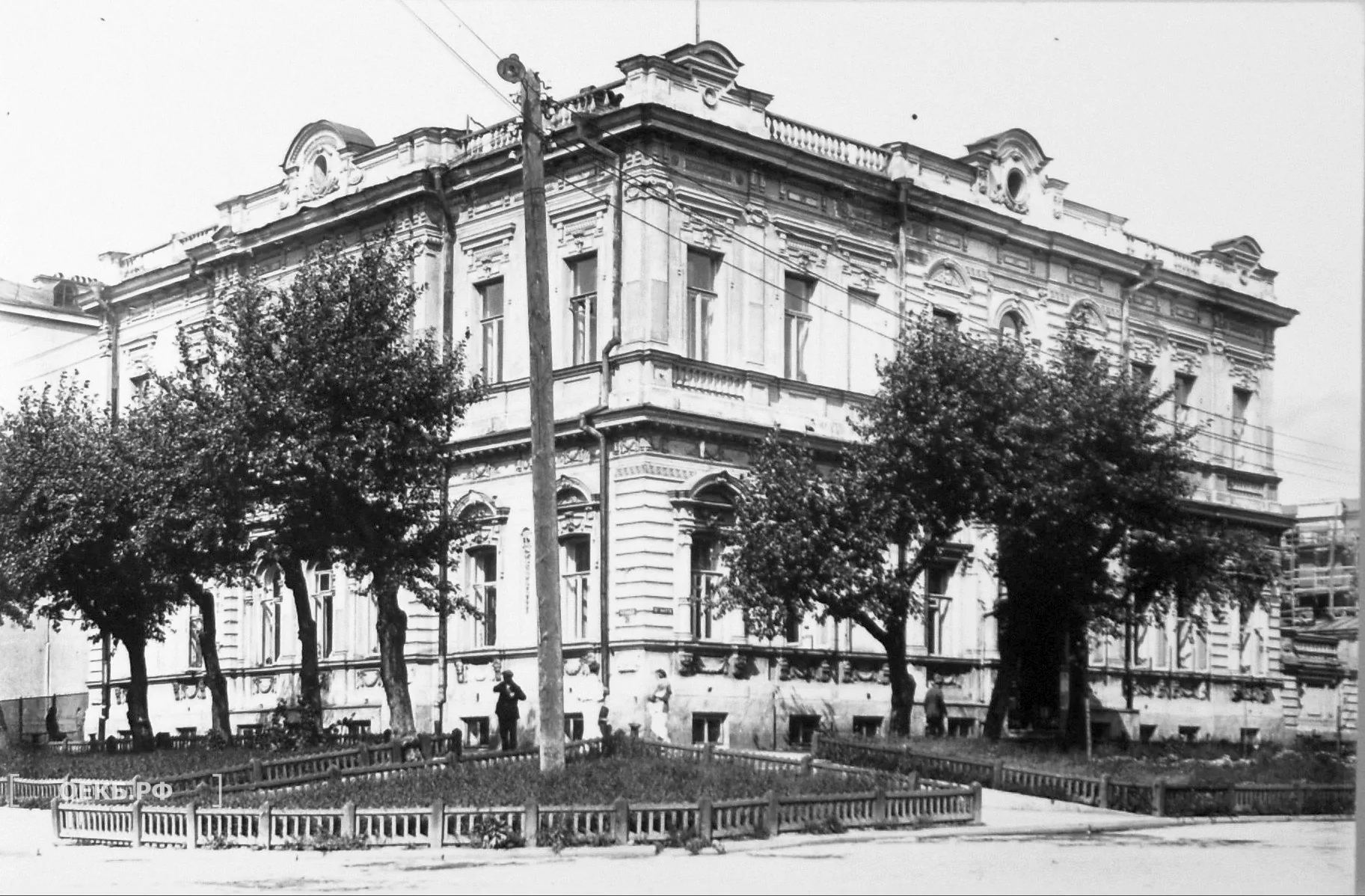 1930 - Октябрьский - Свердловск. Дом актера, бывший дом купчихи Тупиковой, ул. 8 марта, 8 - ОЕКБ.РФ