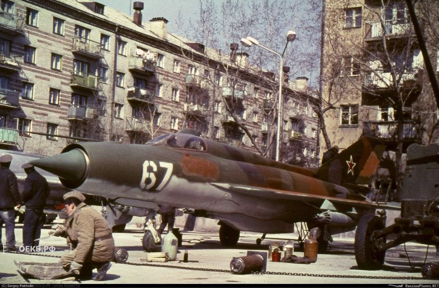 1987 - Октябрьский - Свердловск. Двор Окружного дома офицеров (ОДО) - ОЕКБ.РФ