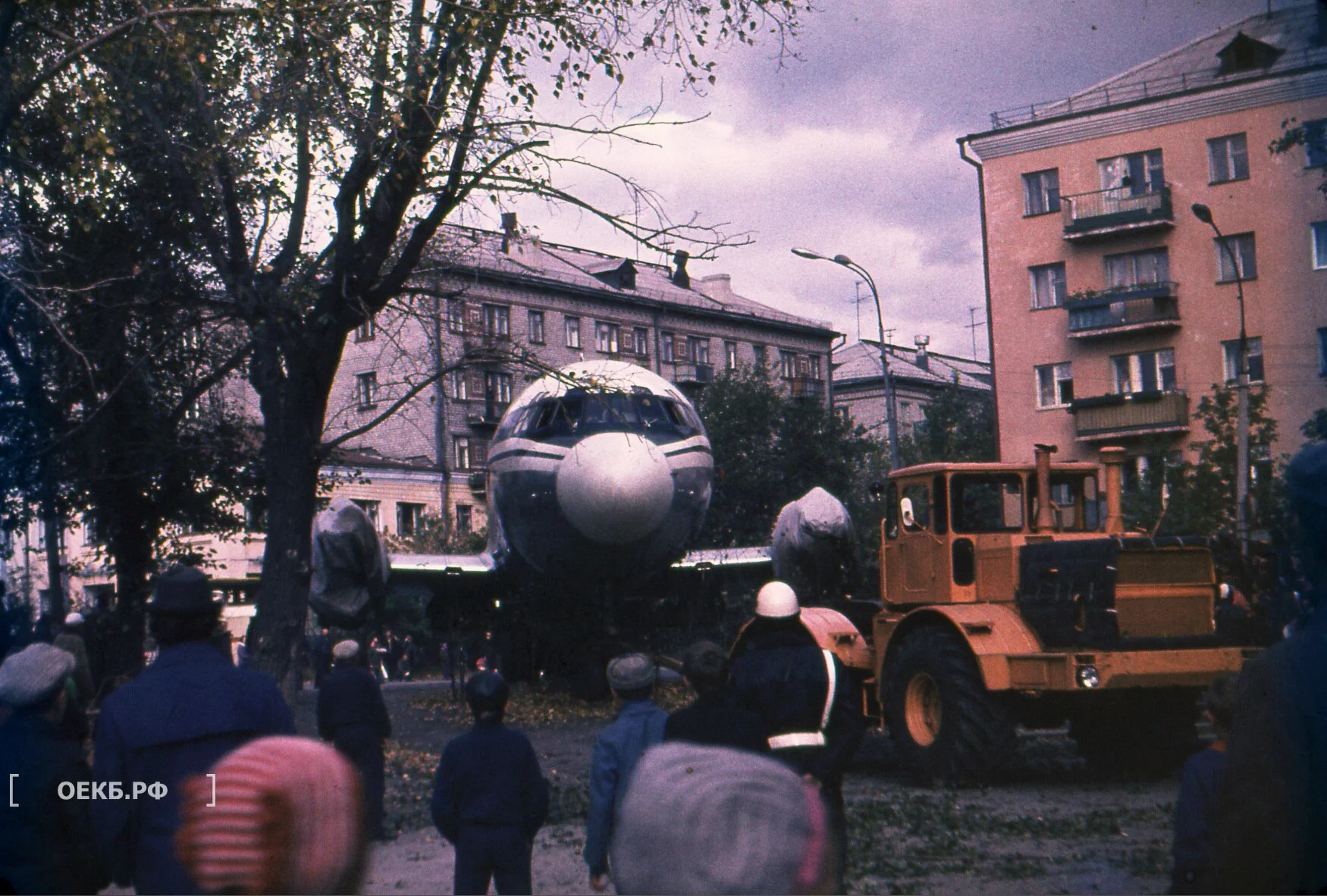 1977 - Владислав Занкович - Свердловск. Ил-18 на улице Малышева - ОЕКБ.РФ