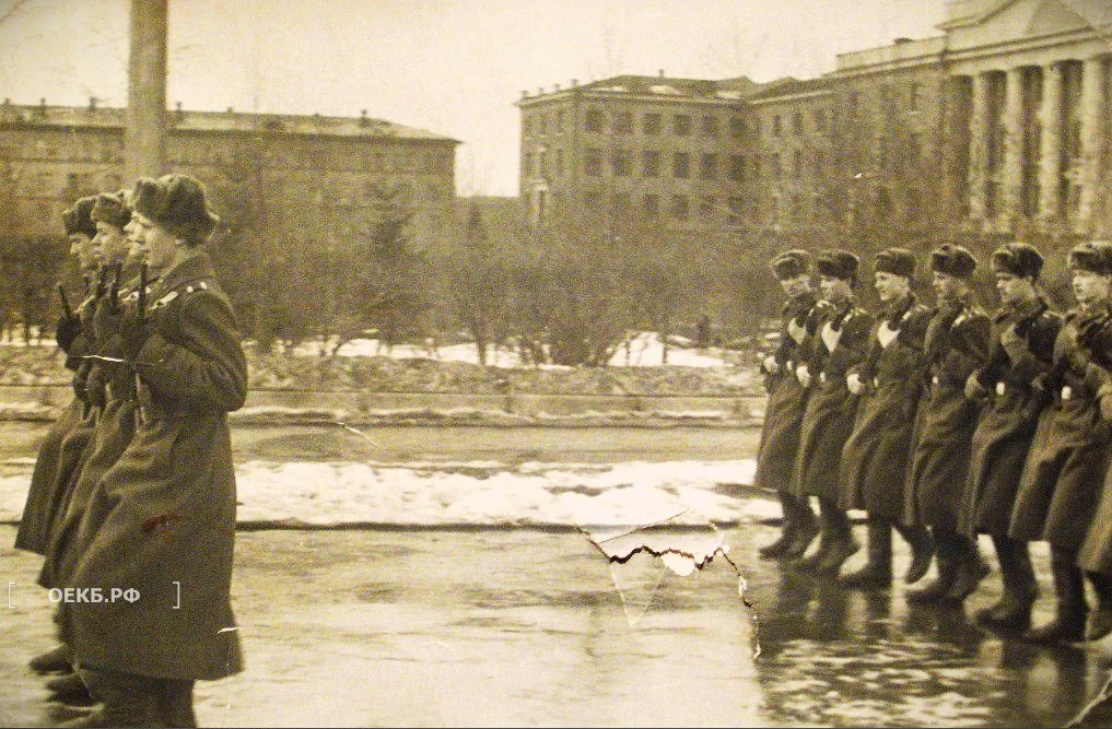1968 - Октябрьский - Свердловск. На улице Мира, на фоне СВУ - ОЕКБ.РФ