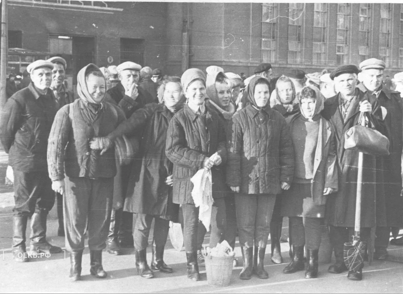 1970 - Кировский - Свердловск. Отъезд уралмашевцев на картошку - ОЕКБ.РФ