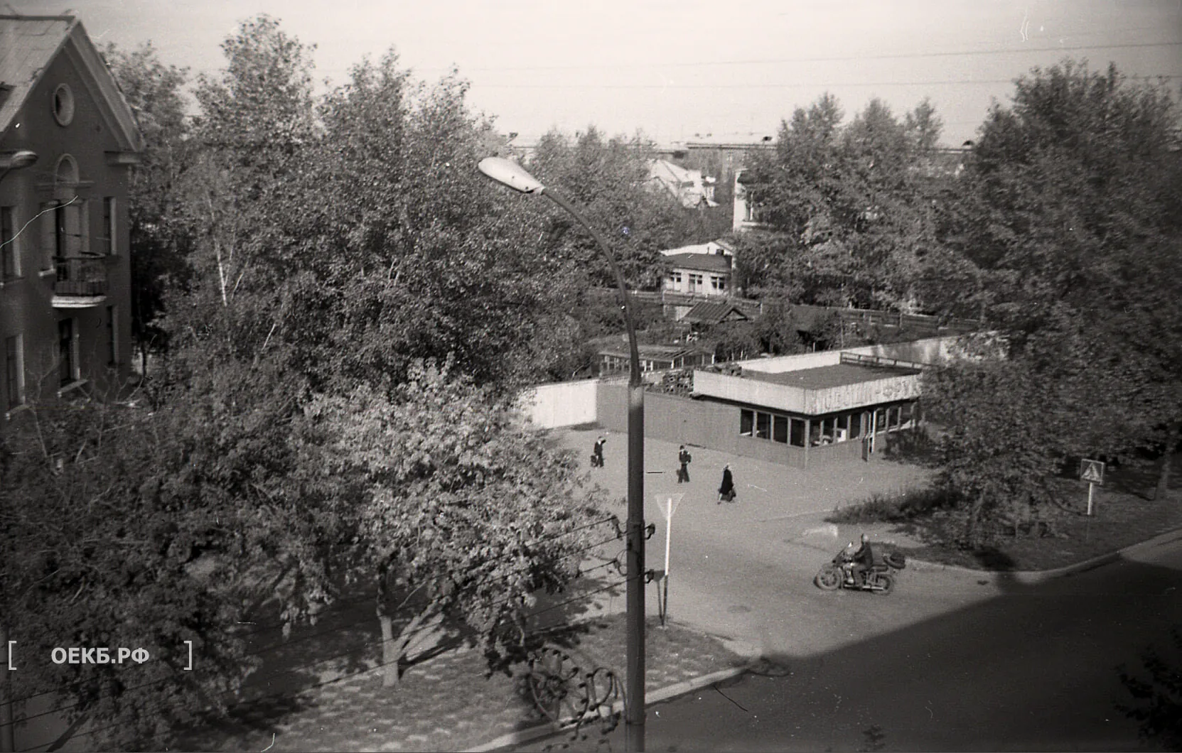 1983 - Владислав Занкович - Свердловск. Панорама с балкона 4 эт. дома по ул. Краснофлотцев №8 - ОЕКБ.РФ
