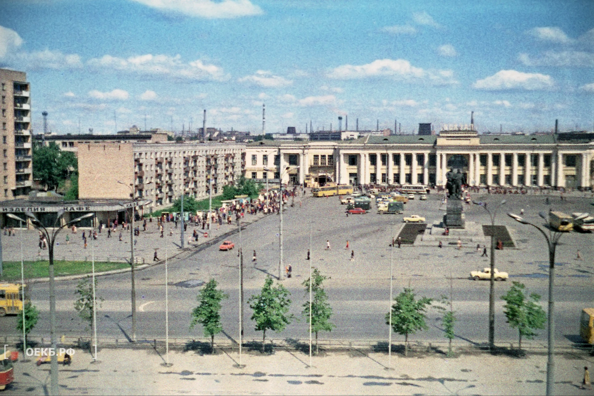 1980 - Железнодорожный вокзал - Свердловск. Привокзальная площадь - ОЕКБ.РФ