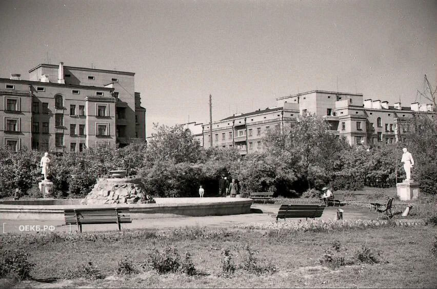 1940 - Кировский - Свердловск. Сквер на Уралмаше - ОЕКБ.РФ