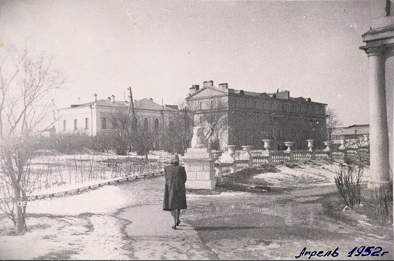 1952 - Октябрьский - Свердловск. Сквер у Оперного театра - ОЕКБ.РФ