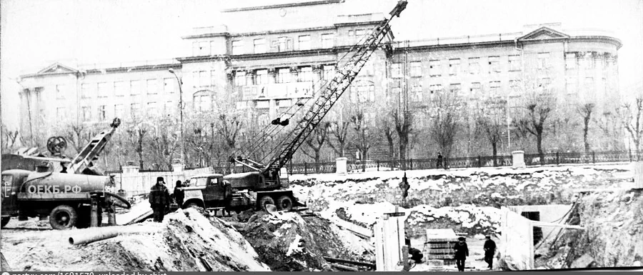 1970 - Кировский - Свердловск. Строительство подземного перехода на улице Челюскинцев - ОЕКБ.РФ