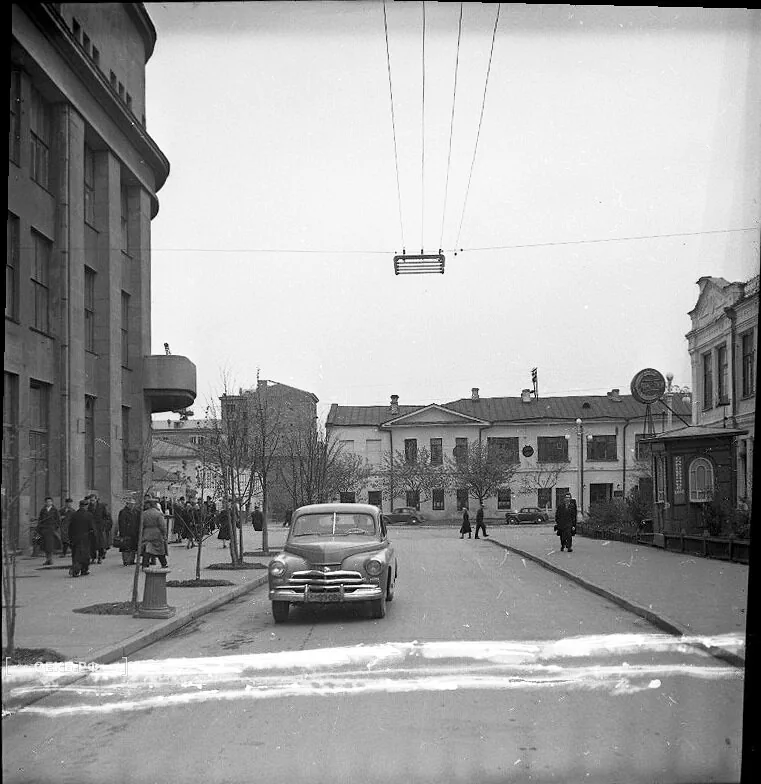 1958 - Владислав Занкович - Свердловск. Театральный переулок - ОЕКБ.РФ