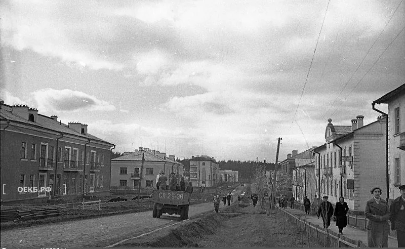 1945 - Владислав Занкович - Свердловск. Улица Краснофлотцев - ОЕКБ.РФ