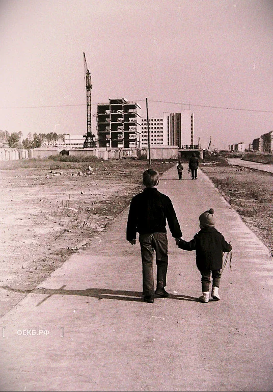 1978 - Ленинский - Свердловск. Улица Серафимы Дерябиной. Строительство 4-го корпуса НПО Автоматики - ОЕКБ.РФ
