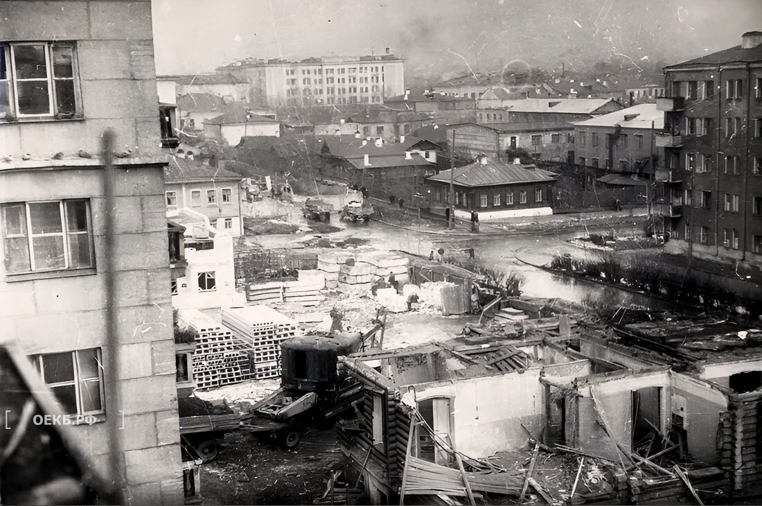 1962 - Ленинский - Свердловск. Вид из окон дома Сакко и Ванцетти, 58 - ОЕКБ.РФ