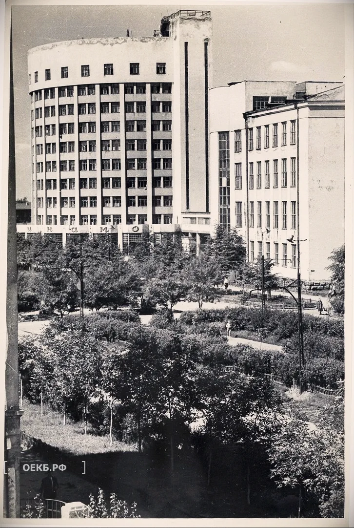 1950 - Владислав Занкович - Свердловск. Жилой комплекс "Городок чекистов" - ОЕКБ.РФ