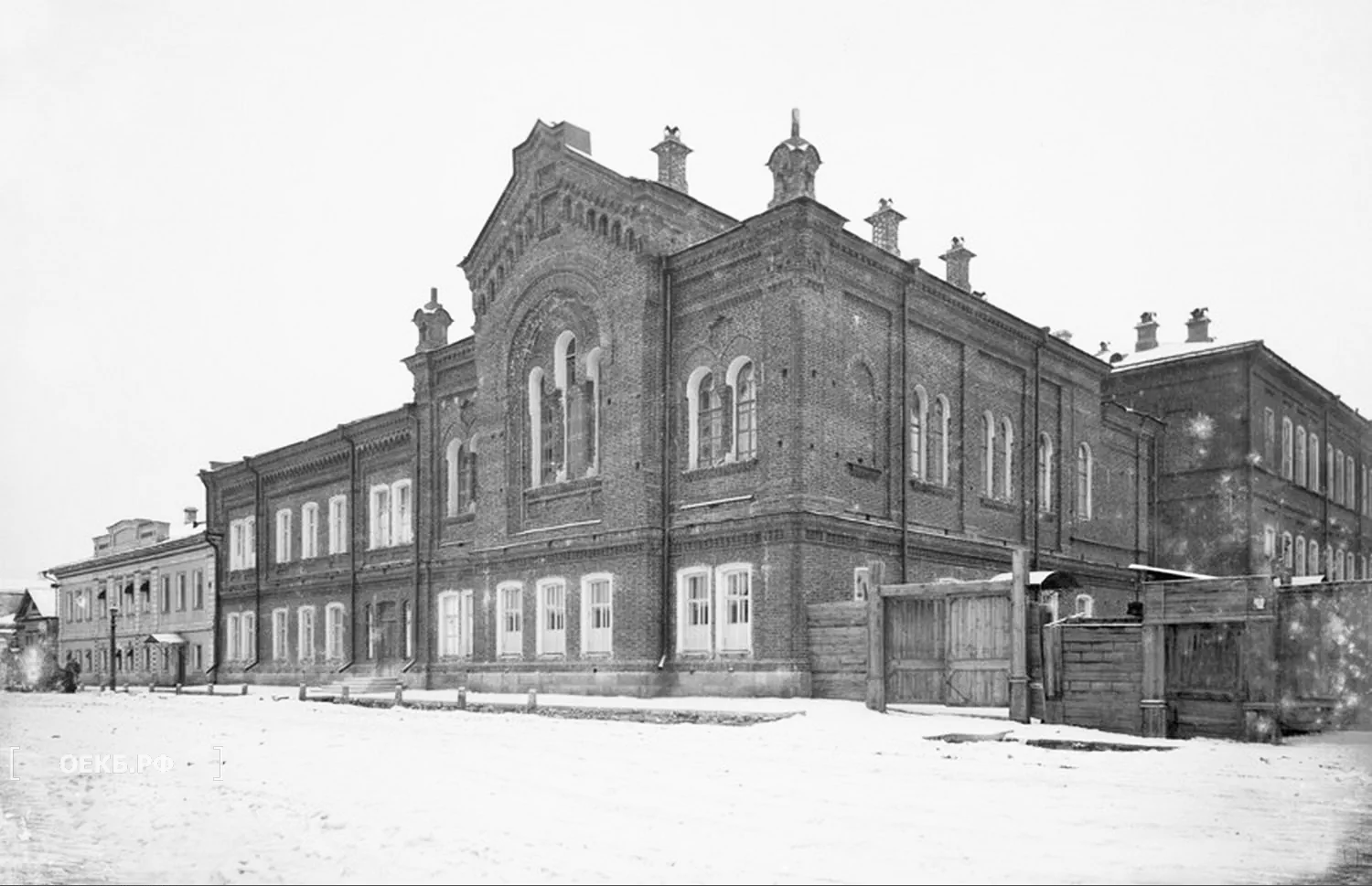 1893 - Октябрьский - Церковь Святой Магдалины и пансион Первого женского училища - ОЕКБ.РФ